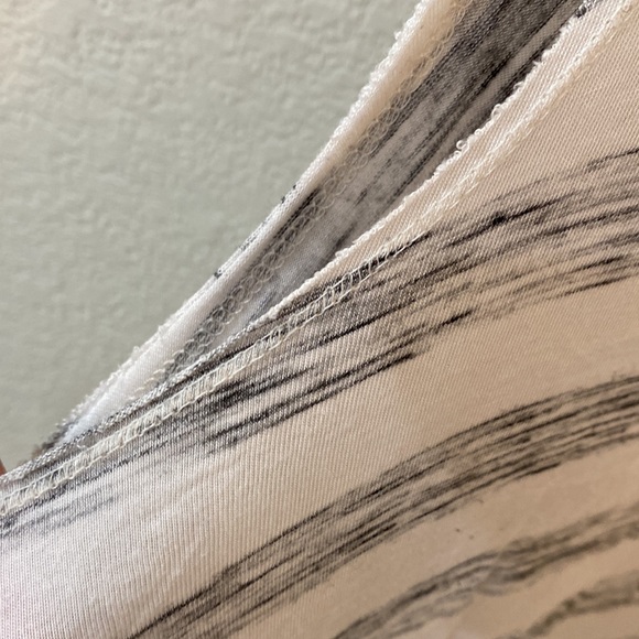 Flowy Stiped Tank - Picture 6 of 7